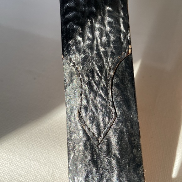 Black Sharkskin belt with gold tone removable buckle - Picture 9 of 13